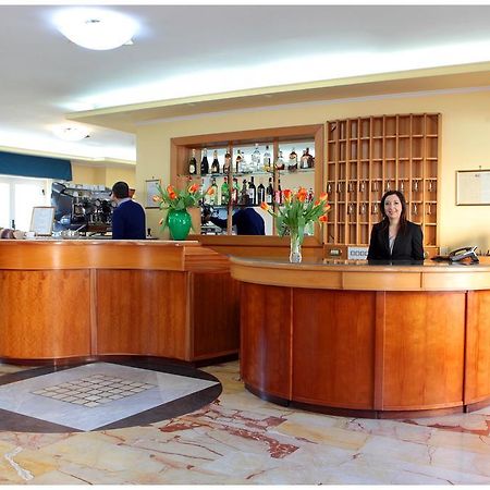 Hotel Iside Помпеи Экстерьер фото
