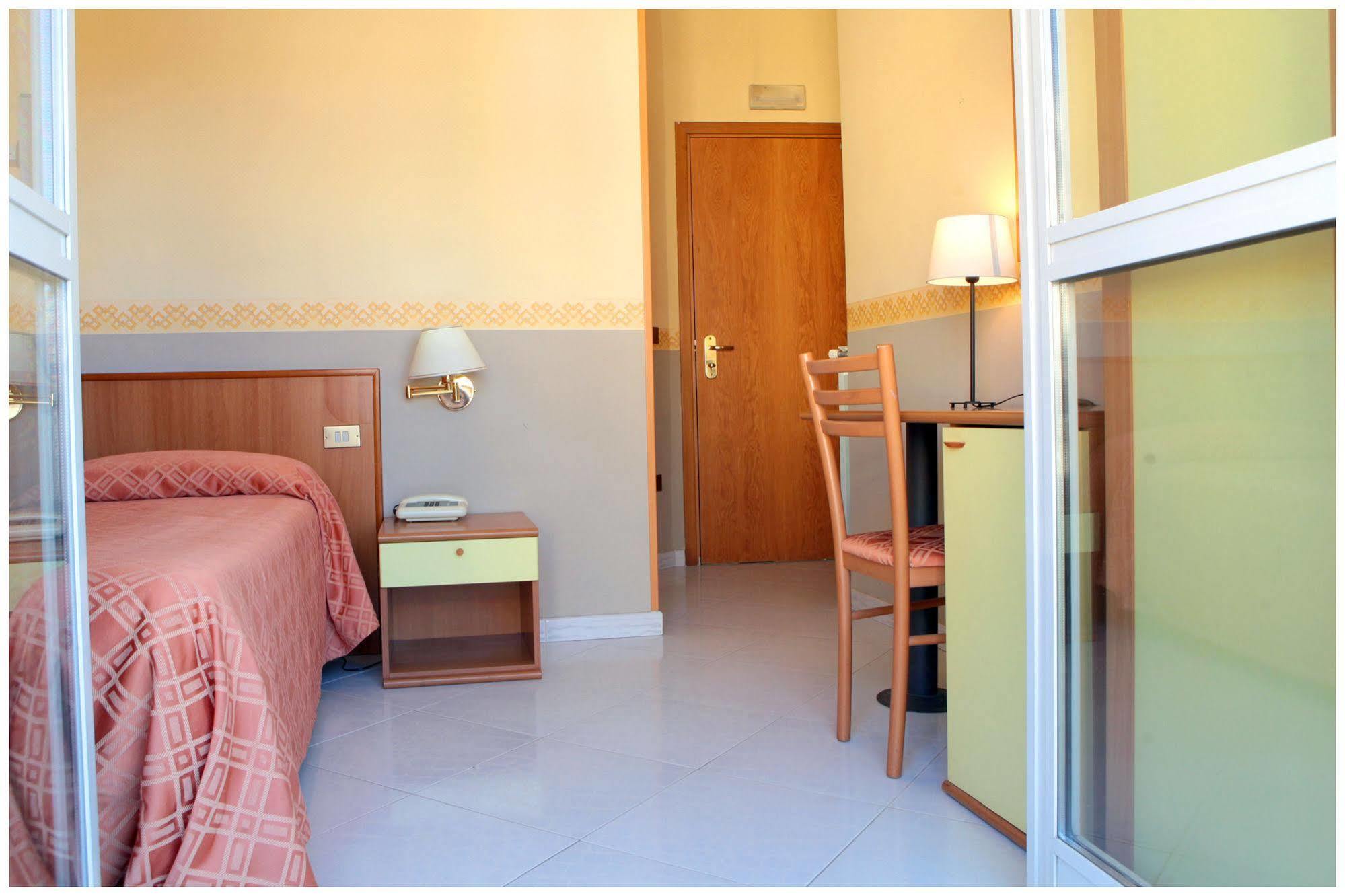 Hotel Iside Помпеи Экстерьер фото
